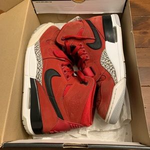 Jordan Legacy 312 Toro